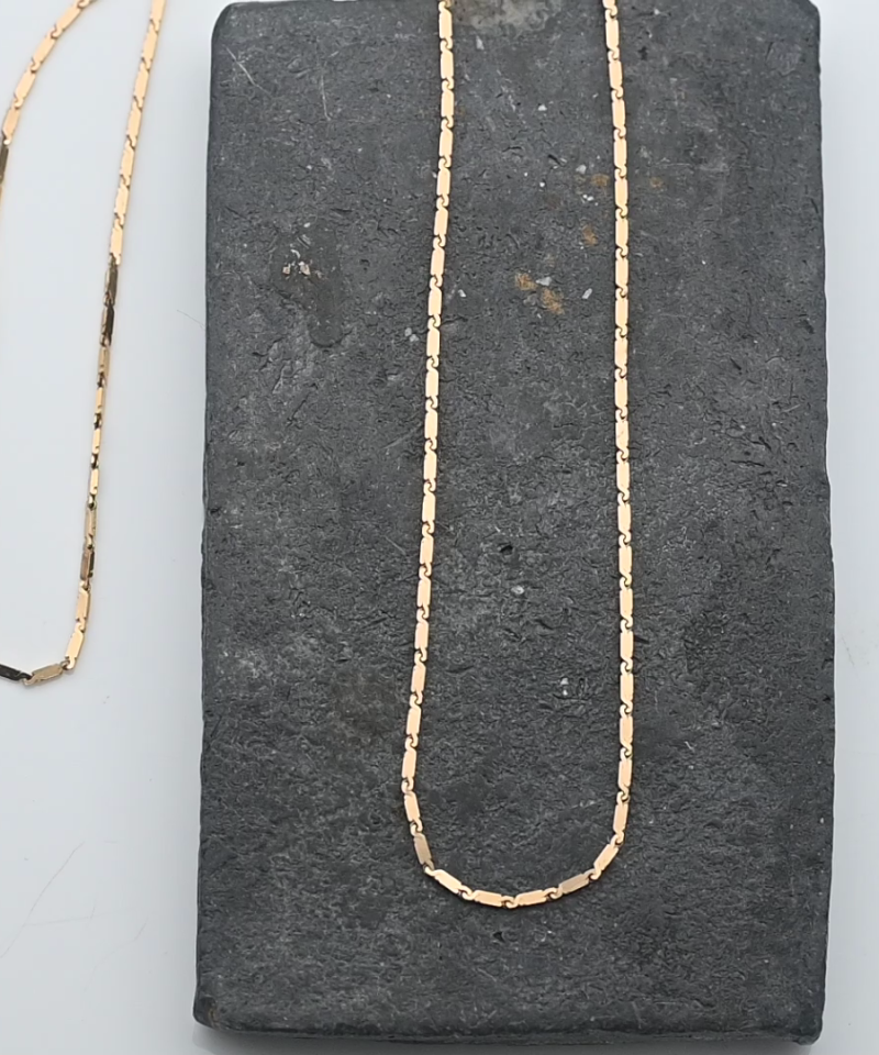 שרשרת חוליות מלבניות שטוחה עדינה ברוחב 1 מ"מ - מק"ט 15712, זהב 14K