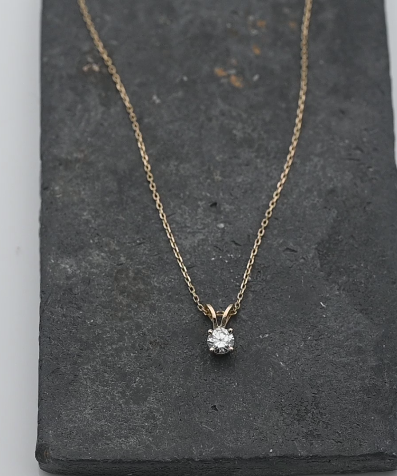 תליון סוליטר משובץ יהלום, כולל שרשרת - מק"ט 15727, זהב 14K