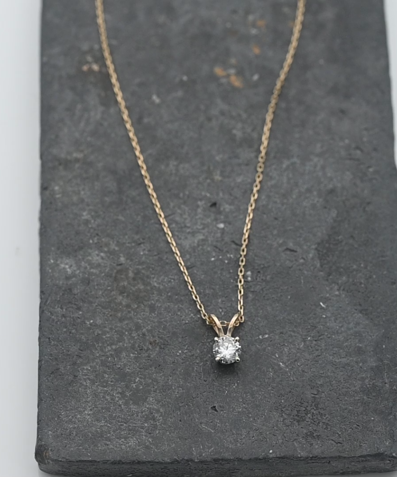 תליון סוליטר משובץ יהלום, כולל שרשרת - מק"ט 15728, זהב 14K