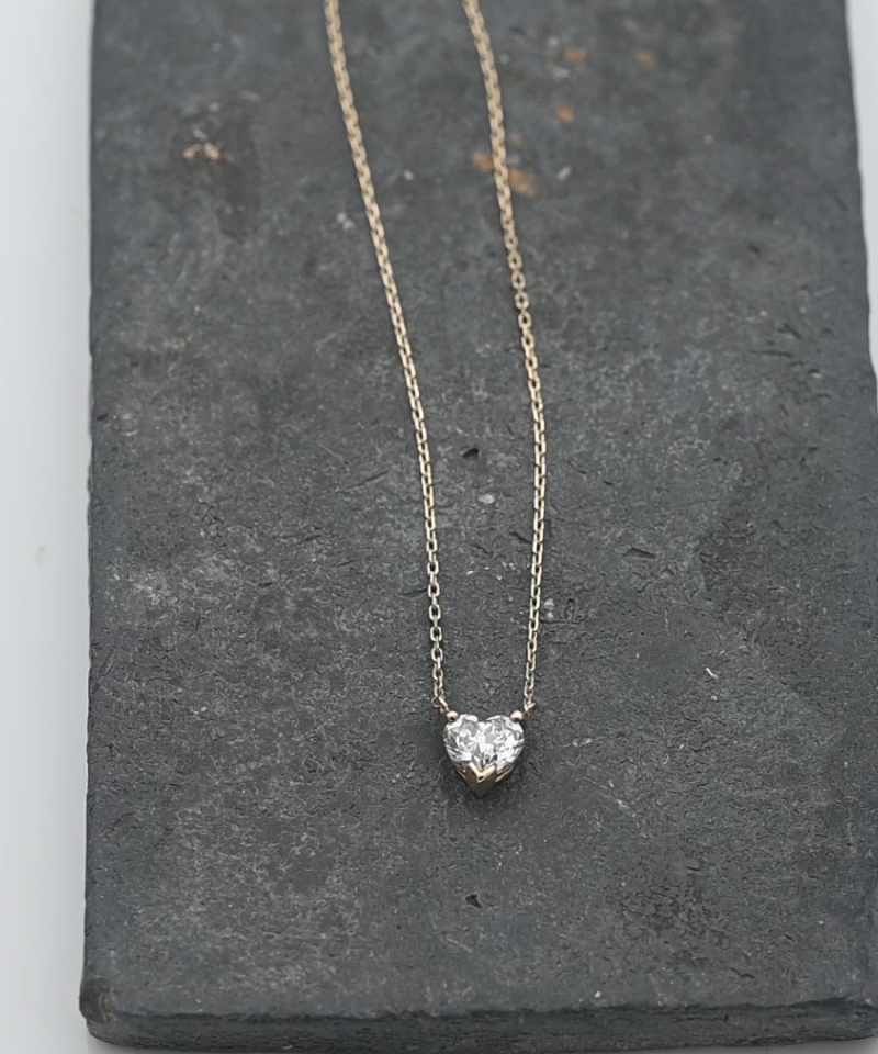 תליון סוליטר משובץ יהלום בחיתוך לב, כולל שרשרת - מק"ט 15736, זהב 14K