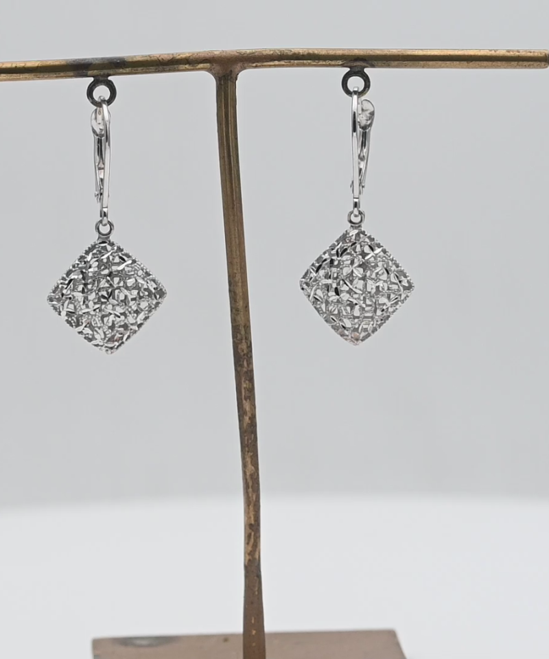 עגילים מעוינים, חיתוכי לייזר דמויי תחרה - מק"ט 34408, זהב 14K