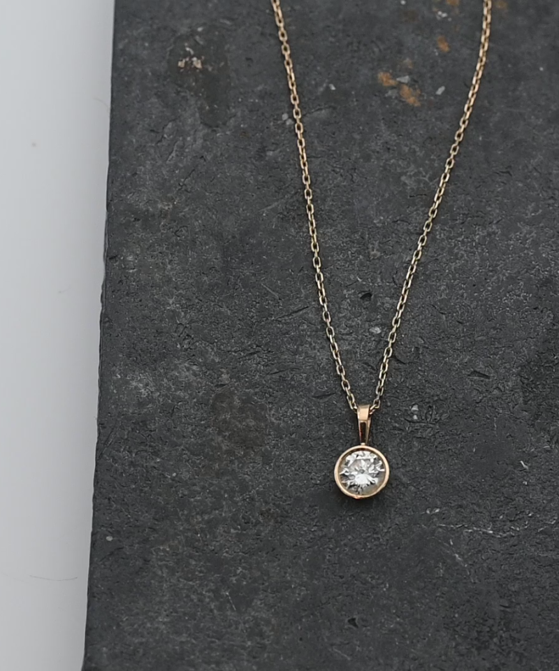 תליון סוליטר משובץ יהלום, כולל שרשרת - מק"ט 51949, זהב 14K