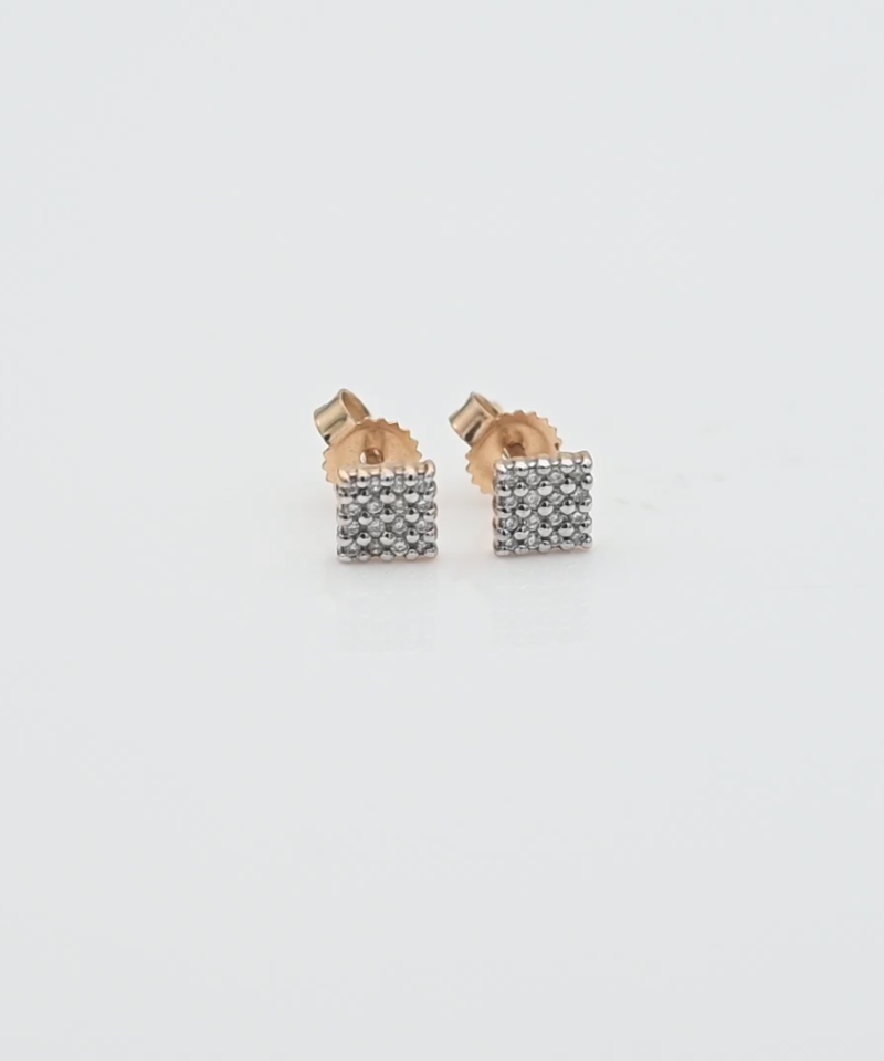 עגילי ריבוע צמודים בגודל 4.5X4.5 מ"מ משובצים יהלומים - מק"ט 15840, זהב 14K