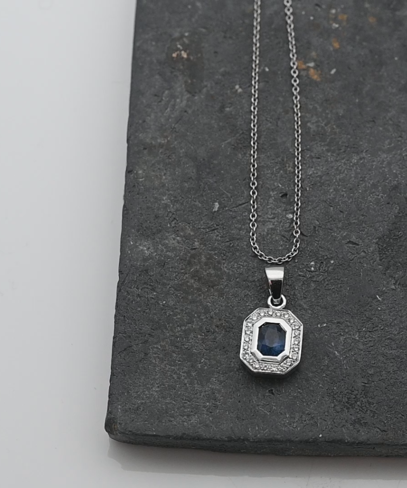 תליון וינטג' מלבני משובץ אבן ספיר ויהלומים, ללא שרשרת - מק"ט 15889, זהב 14K