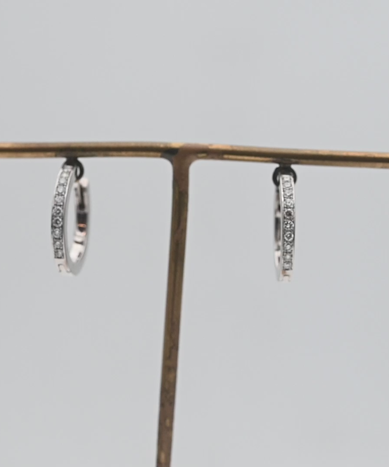 עגילי חישוק בקוטר 1.75 ס"מ משובצים יהלומים  - מק"ט 15891, זהב 14K