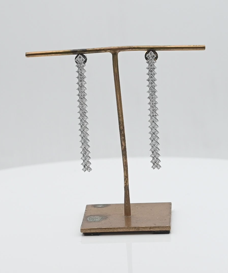 עגילים צמודים רצועה באורך 5 ס"מ משובצת יהלומים - מק"ט 15910, זהב 14K