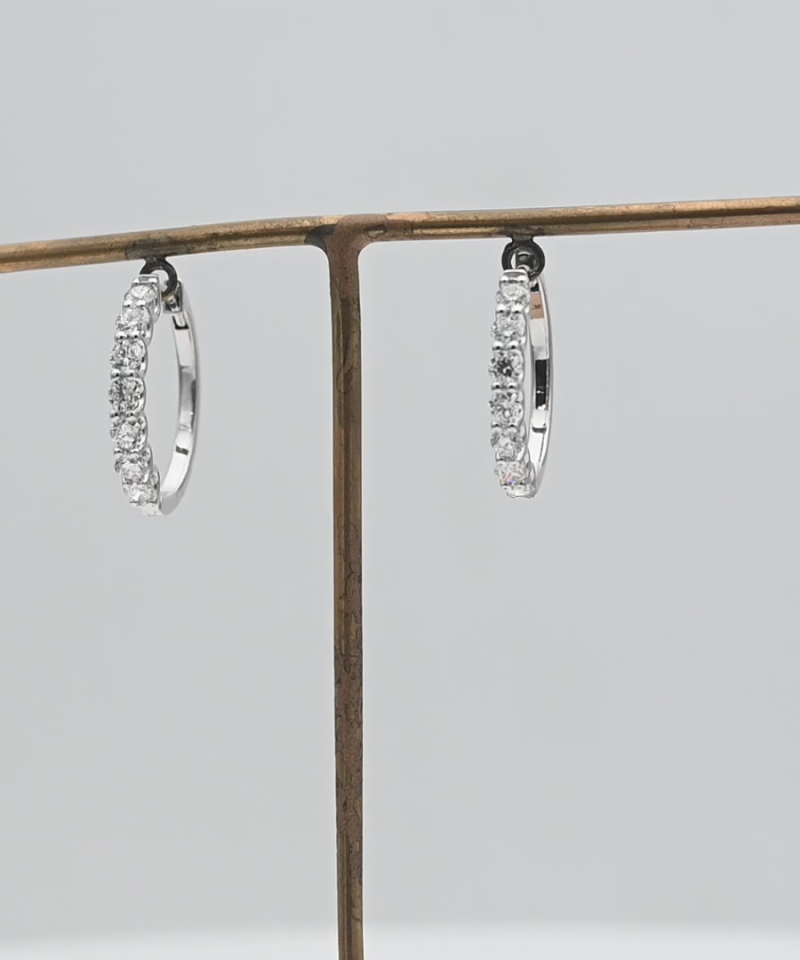 עגילי חישוק בקוטר 2 ס"מ משובצים יהלומים - מק"ט 15975, זהב 14K