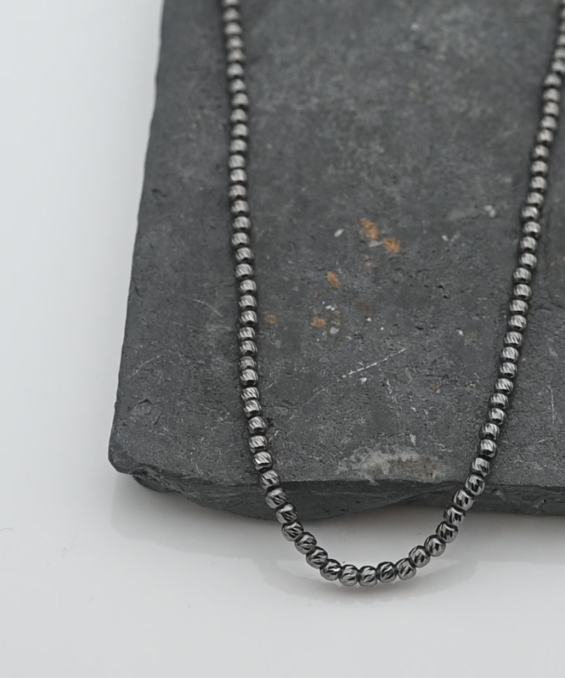 שרשרת איטלקית - חרוזי זהב עם חיתוכי לייזר, מושחלים על שרשרת - בציפוי רודיום שחור - מק"ט 15978, זהב 14K