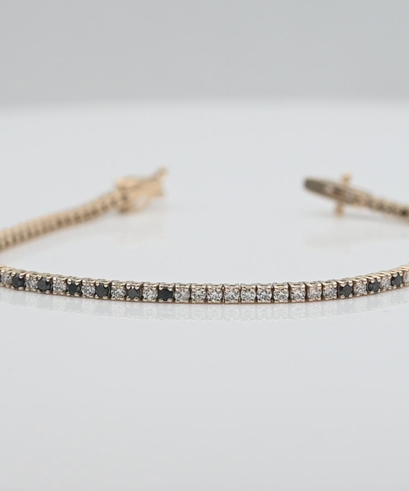 צמיד טניס משובץ יהלומים שחורים ולבנים - מק"ט 15981, זהב 9K