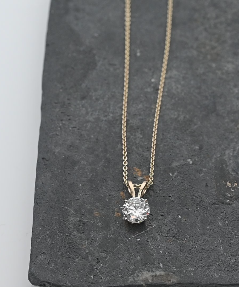 תליון סוליטר משובץ יהלום במשקל 1 קראט G SI2 עם קידוח לייזר, כולל שרשרת - מק"ט 15983, זהב 14K