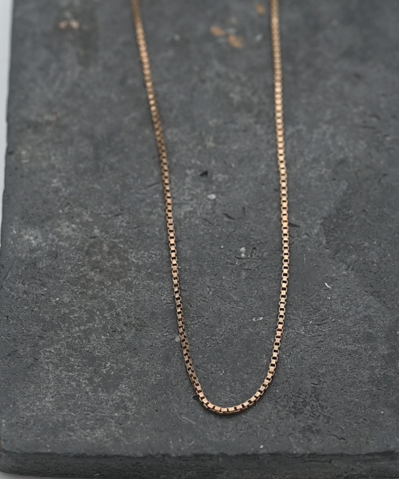 שרשרת קוביות עדינה בעובי 0.8 מ"מ - מק"ט 51942, זהב 14K