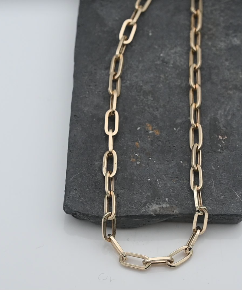 שרשרת חוליות מלבניות חלולות בעובי 4.5 מ"מ - מק"ט 52005, זהב 14K