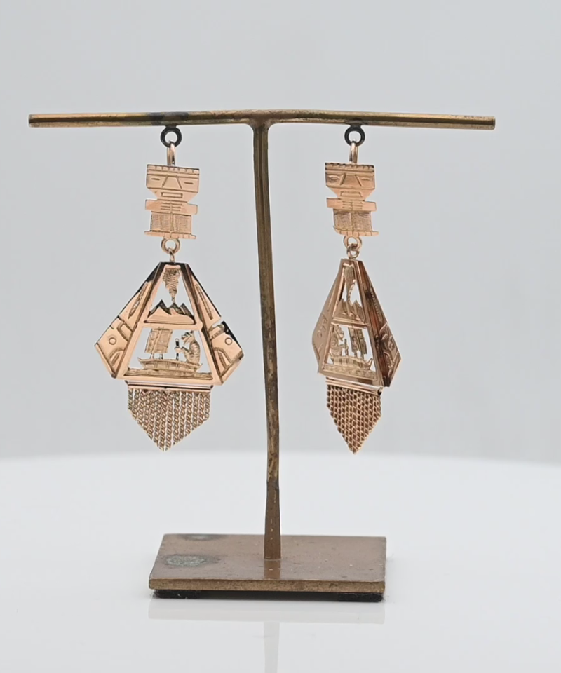 עגילי וינטאג תלויים טרפז עם מוטיבים דרום אמריקאים - מק"ט 52007, זהב 18K