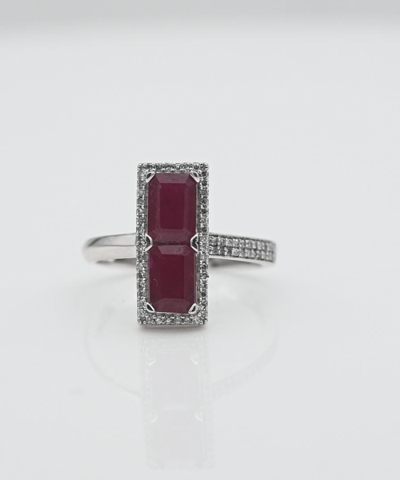 טבעת וינטג' משובצת אבני רובי ויהלומים - מק"ט 61325, זהב 14K